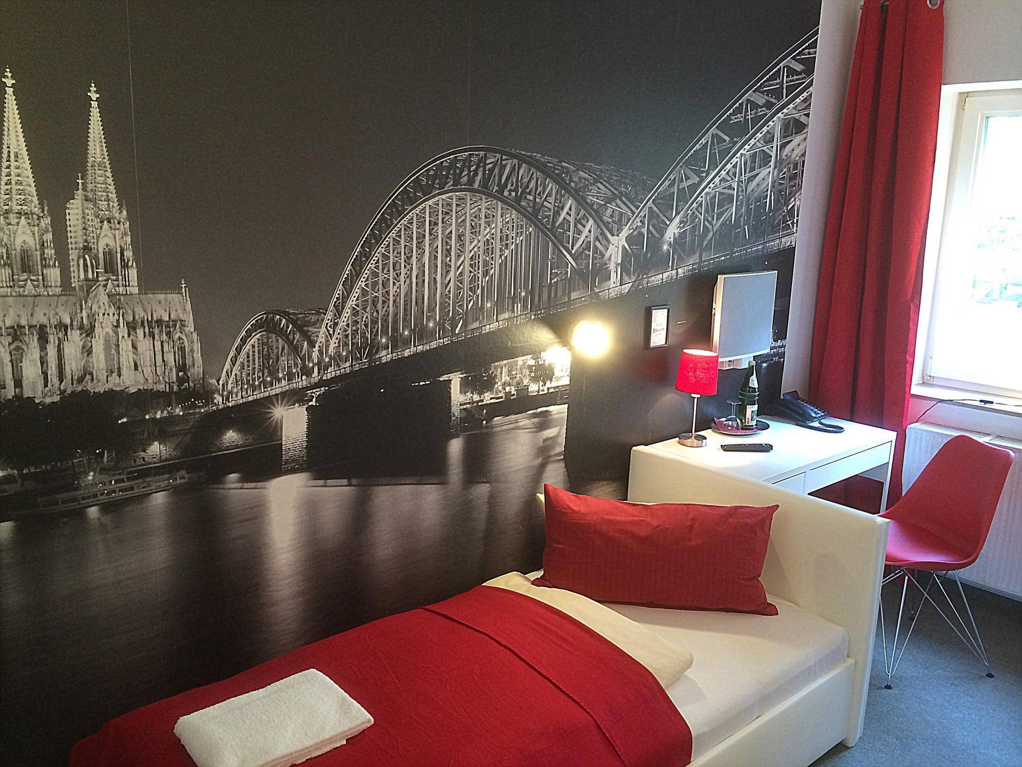 Hotel Alt Deutz City-Messe-Arena Kontaktloser Self Check-In Cologne Exterior photo