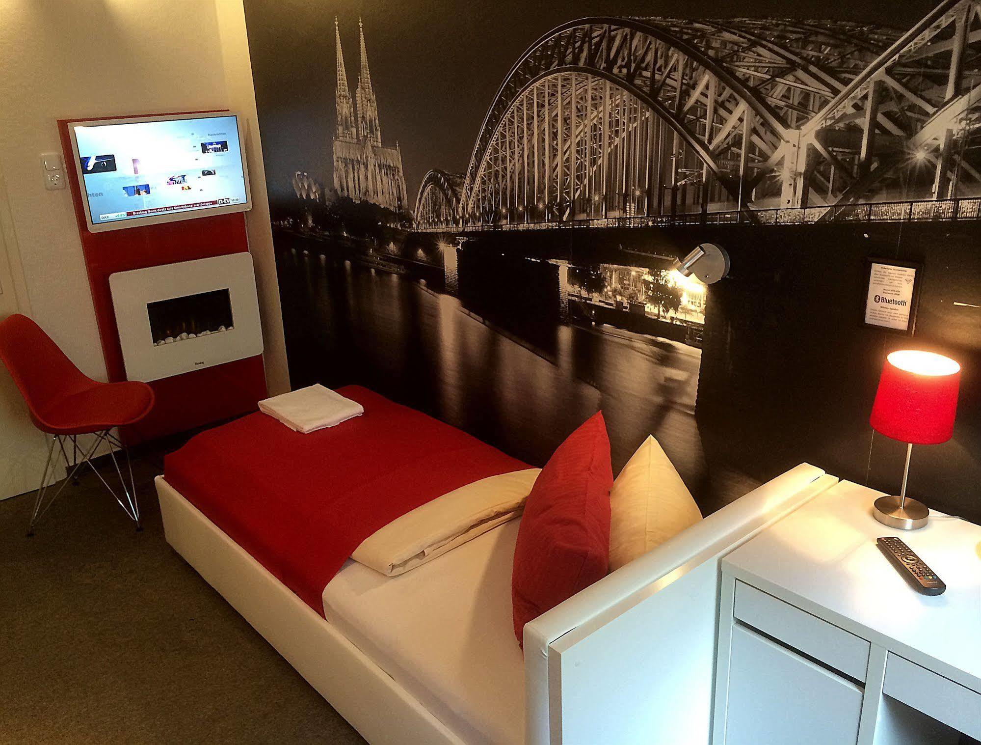 Hotel Alt Deutz City-Messe-Arena Kontaktloser Self Check-In Cologne Exterior photo